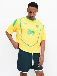 SUMWON Áo thun nam màu vàng kiểu áo đấu bóng đá Brazil dáng rộng với viền xanh lá cây và in số D9. - Màu vàng - Xem 6