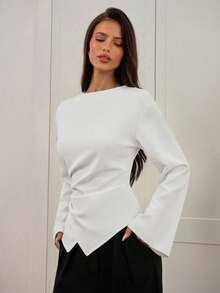 Aloruh 女士秋冬新款时尚通勤腰部褶皱不对称下摆长喇叭袖V领套头衫 - 白色 - 查看 5