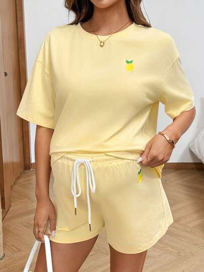 SHEIN 孕妇柠檬刺绣圆领短袖T恤和抽绳腰短裤休闲两件套