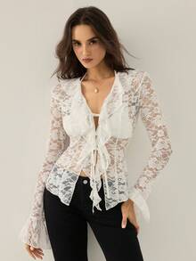 Rafferiza 女士夏季法式休闲纯粹欲望荷叶边V领长袖蝴蝶结腰身修身半透明高档蕾丝提花衬衫 - 白色 - 查看 1