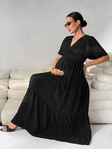 MaterniWear 孕妇纯色V领褶皱腰身优雅连衣裙，适合派对和日常穿着 - 黑色 - 查看 6