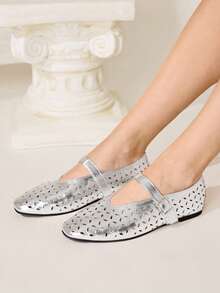 CUCCOO CHICEST Zapatos planos de mujer con puntera redonda, cómodos, tipo Mary Jane, con patrón láser vintage simple, para primavera, vacaciones de primavera, Pascua y Navidad - Plateado - Ver 7