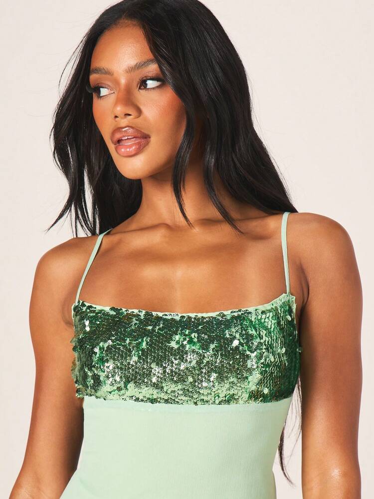 MISSGUIDED 파티 이브닝 칵테일 특별한 날을 위한 조절 가능한 스트랩이 있는 세이지 그린 시퀸 뷔스티에 미니 드레스