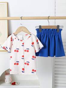 Conjunto de 2 piezas con blusa de manga de pétalo con estampado de cerezas y falda azul para niña joven - Multicolor - Ver 4