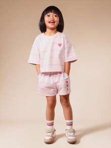 SUMWON Bộ đồ thể thao nhuộm màu tie-dye cho bé gái với khẩu hiệu "Tự yêu bản thân" gồm áo crop top và quần short màu hồng tím, trang phục thường ngày mùa hè. - Hồng - Xem 2