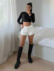 SHEIN EZwear Quần short cạp thấp bằng da giả màu trơn, kiểu dáng thường ngày, thích hợp cho mùa hè. - trắng - Xem 4