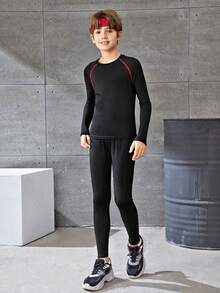 SHEIN Conjunto deportivo informal de 4 piezas para niño preadolescente con camiseta de manga corta con cuello redondo y estampado gráfico, y pantalones cortos. Conjunto de chándal de punto con top de manga larga y pantalones - Rojo - Ver 5