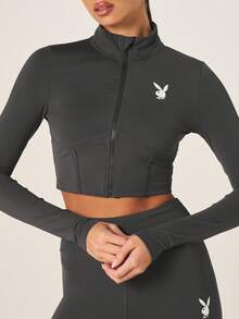 Missguided x Playboy Damen Crop Top mit hohem Kragen, durchgehendem Reißverschluss, langen Ärmeln und Logo, figurbetonte Trainings-Jacke für Fitnessstudio und Workout - Grau - Übersicht 5