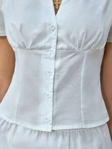 MainGRL 浪漫休闲可爱女士系带领镂空白色无袖上衣和格子印花短裤休闲套装 - 白色 - 查看 4