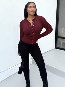 Alexandranx 短款修身前扣纯色长袖简约休闲针织开衫、毛衣、短款女式毛衣、女式毛衣、针织毛衣、冬季女装、秋季女装、FW24 - 酒紅色 - 查看 5