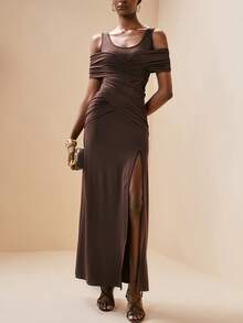 Zivah Vestido elegante de hombros descubiertos con pliegues en marrón, de estilo casual y de negocios para la primavera/verano 2026 - Marrón - Ver 7