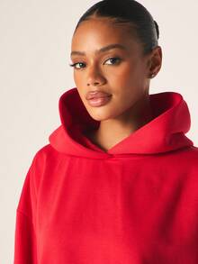 MISSGUIDED 红色超大款套头连帽衫，带中央口袋和抽绳，适合女士冬季休闲街头服饰 - 紅色 - 查看 4