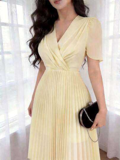 Feyla 女士纯色简约V领短袖迷你连衣裙，休闲日常穿着