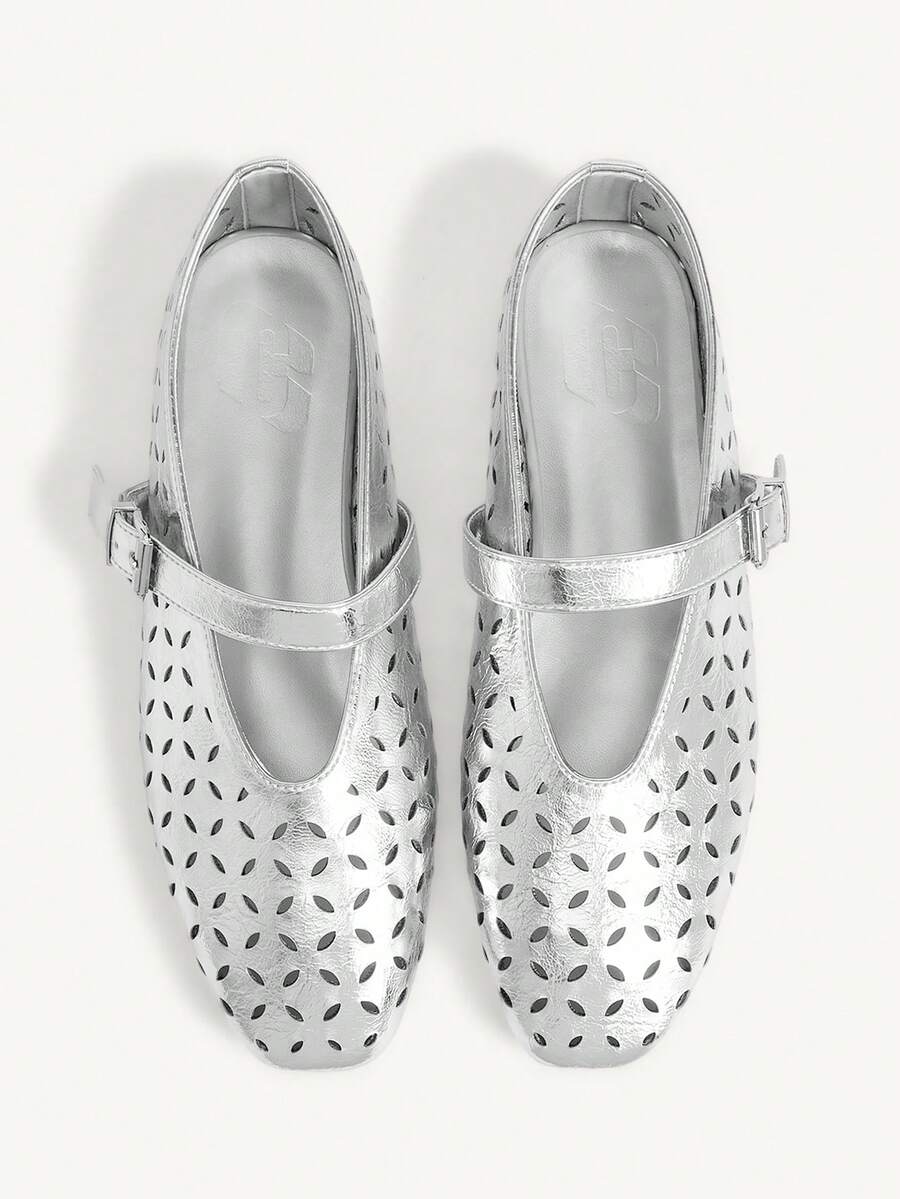 CUCCOO CHICEST Zapatos planos de mujer con puntera redonda, cómodos, tipo Mary Jane, con patrón láser vintage simple, para primavera, vacaciones de primavera, Pascua y Navidad - Plateado - Ver 1