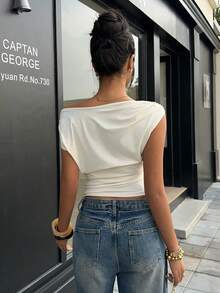 Siren Gaze 女士夏季新款休闲度假时尚简约纯色金属扣不对称褶皱修身T恤 - 杏色 - 查看 2