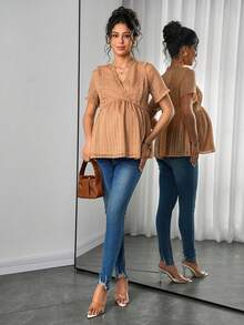 Momance 孕妇条纹印花V领裹身荷叶边下摆休闲短袖衬衫 - 卡其色 - 查看 6