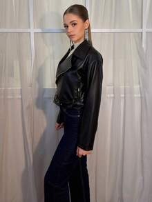 Aless PB 前拉链系腰带细节机车夹克，女士深秋休闲系腰带、口袋、拉链常规袖领常规版型黑色聚氨酯纯色女士夹克，休闲日常穿着 - 黑色 - 查看 3