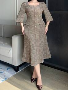 Dazy Plus Gaun Maxi Ukuran Plus dengan Leher Persegi, Lengan Pendek, Motif Bunga Elegan, Pas Badan, Cocok untuk Bepergian, Gaun Musim Panas - Khaki - View 7