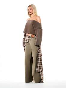 SUMWON WOMEN 女士露肩刺绣文字细节长袖套头短款卫衣，秋冬休闲上衣 - 咖啡棕 - 查看 4