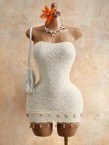 Mistrie 女士优雅无肩带短款抹胸修身迷你连衣裙，镂空纹理面料，夏季连衣裙，性感精致，饰有串珠流苏，是度假、海滩、婚礼和派对的完美之选 - 杏色 - 查看 3