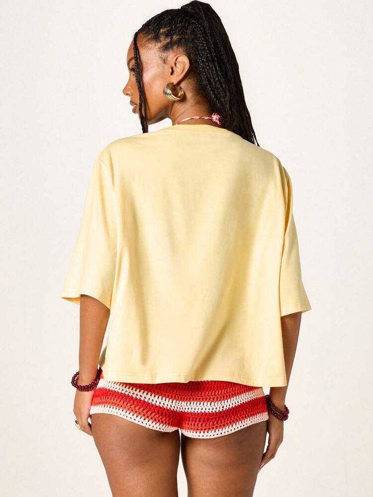 MISSGUIDED Camiseta de verano holgada con estampado de isla paradisíaca, conchas marinas e hibiscos de manga corta para la playa