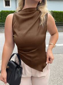 Jeta Ari 女士简约优雅时尚商务办公室棕色无袖褶皱领尖下摆缎面衬衫 - 咖啡棕 - 查看 3