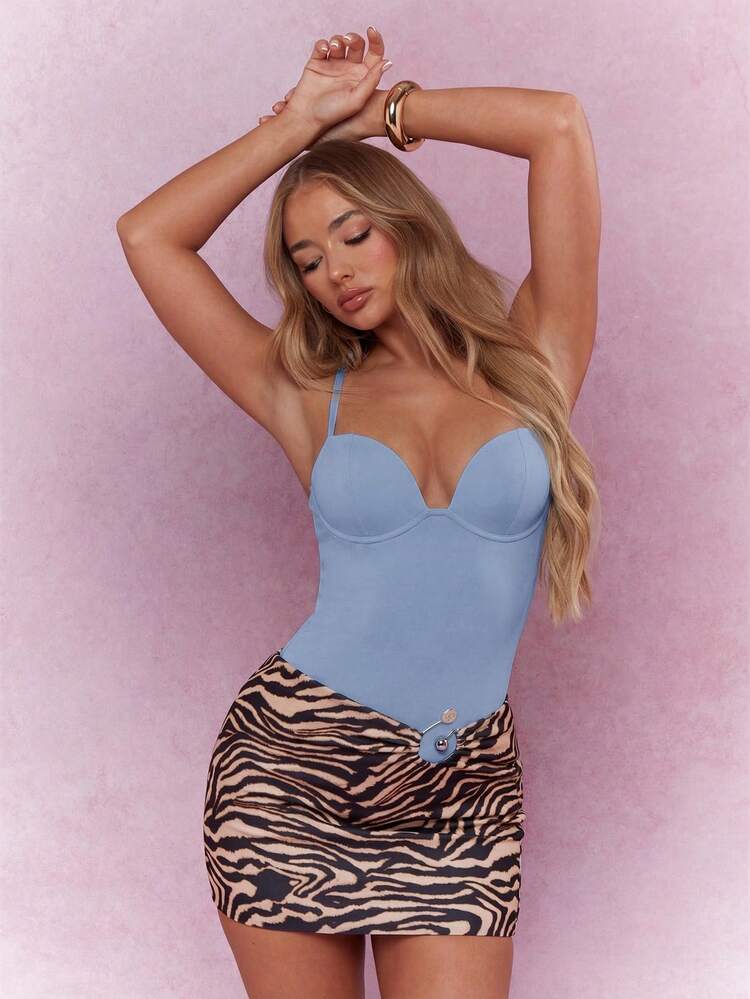 MISSGUIDED Women's Plunge Neck Moulded Cup Bodysuit With Adjustable Straps And Fitted Silhouette For Spring Summer Casual Occasions
