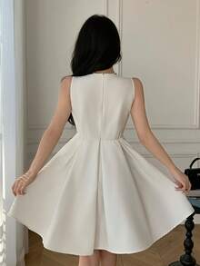 Celisse Women's Solid Color Minimalist Sleeveless Casual Dress - White - View 2