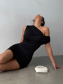 Aloruh Women's Elegant Asymmetric Collar Minimalist Fashion Commuter Backless A-Line Mini Dress - Black - View 6