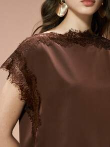 Arave 女士优雅纯色蕾丝拼接不对称下摆衬衫，夏季 - 棕色 - 查看 2