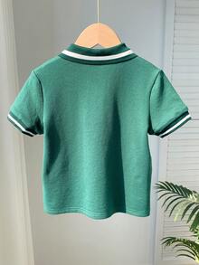 SHEIN 1件男童绿色休闲修身学院风针织短袖polo衫，适合日常穿着、上学、外出、运动、春夏穿着，是复活节礼物的理想之选。也适合春夏外出、情人节、约会、旅行、度假、家庭聚会、返校、婚礼、晚宴、运动、生日派对、圣帕特里克节、节日等场合。 - 綠色 - 查看 3