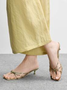 CUCCOO BIZCHIC 女士鞋履春夏新款金色细条纹夹脚高跟凉鞋拖鞋简约时尚舒适百搭通勤性感女凉鞋女鞋 - 淺金 - 查看 4