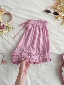 Sweetra Quần short nữ kẻ sọc nhiều màu sắc, thích hợp cho đi biển, kỳ nghỉ, mùa xuân, hè, thu, đông, dự tiệc, đi làm, dạo phố, du lịch, màu hồng, dễ thương, ngọt ngào, thời trang, quần short viền bèo hai lớp, quần short thắt nơ bất đối xứng. - Hồng - Xem 3