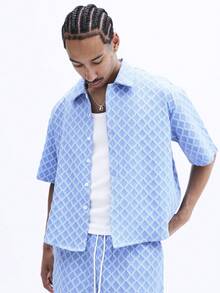 SUMWON Conjunto de dos piezas de camisa de manga corta con patrón geométrico azul claro y pantalones cortos con cordón para hombre, conjunto a juego de estilo casual de verano - Azul - Ver 5