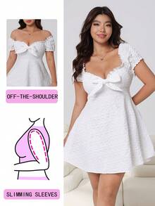 Solflare 春夏新款休闲日常连衣裙，适合外出、派对、音乐节、返校、毕业典礼、度假、伴娘、街头穿搭，优雅百搭，可外穿或叠穿，可调节露肩设计，短袖，荷叶边装饰，正面蝴蝶结点缀，收腰设计，白色提花面料，短款，大码尺码 - 白色 - 查看 1