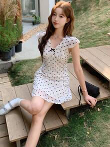 K-Vae 女士夏季新款V领波点荷叶边收腰短裙 - 彩色 - 查看 6