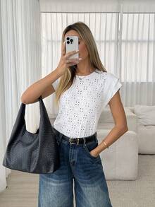 SHEIN LUNE 女士镂空刺绣圆领荷叶袖休闲T恤 女士基础款白色镂空刺绣短袖上衣 夏季时尚休闲圆领衬衫 夏季女装 - 白色 - 查看 5