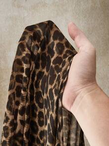 SHEIN ICON 大码复古性感休闲海滩度假千禧风 Y2K 时尚个性现代都市前卫大胆音乐节波西米亚风豹纹不对称下摆宽松上衣 - 彩色 - 查看 8