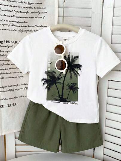 SHEIN 两件套男童休闲学院风度假套装 - 圆领短袖T恤，椰树印花，搭配带口袋的松紧腰条纹短裤，适合生日派对、聚会、演出、婚礼、洗礼、返校、日常穿着、学校、旅行、运动、春夏季节等场合。