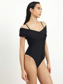 KSTM 女士露肩交叉垂褶连体泳衣，细肩带，适合海滩泳池夏季度假泳装 - 黑色 - 查看 4