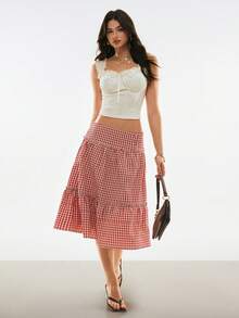 Poéselle 女士格纹层叠中长裙 – 红色格纹 A 字荷叶边下摆野餐风下装，打造田园风夏季造型。格纹裙、层叠中长裙、红色格纹裙、田园风穿搭、野餐风时尚、夏季 A 字裙、格子简约休闲裙、夏季裙装、沙滩装、红色裙装、野餐装、乡村风裙装、女士夏季裙装、格子裙、格子裙、女士裙装、夏季野餐裙、红色格纹裙、女士休闲裙、女士裙装。 - 紅色 - 查看 4