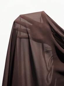 Aveloria Modichic Robe en mousseline de soie sans manches couleur café foncé, tissu léger, design drapé et froncé, encolure ronde basse, style vintage élégant, longueur midi ajustée, texture délicate et lisse, convient pour les galas du soir, les réunions formelles, les expositions d'art et les occasions de mariage en tant qu'invité, mettant en valeur le charme féminin gracieux et l'élégance sophistiquée avec le confort et la profondeur visuelle. - Marron - Voir 6