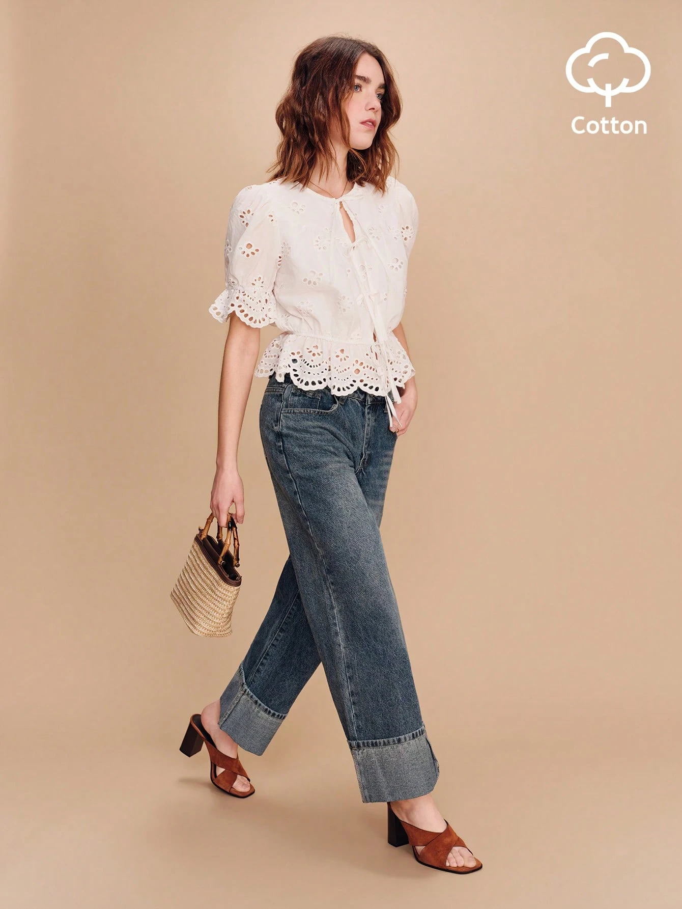 刺繍入りアングレーズホワイトタイフロントブラウス、パフスリーブ、スカラップヘムディテール ボヘミアン 春夏