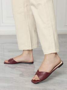Sleekvia 女士夏季新款褶皱方头平底拖鞋，休闲舒适，百搭外穿 - 酒紅色 - 查看 5