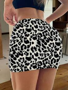 SHEIN EZwear 性感时尚网纱豹纹紧身迷你裙，春夏动物纹半身裙，豹纹半身裙，猎豹纹半身裙，褶皱半身裙，斑马纹半身裙，女士两件套，短款豹纹半身裙，迷你裙，女士短裙，女士半身裙 - 杏色 - 查看 2