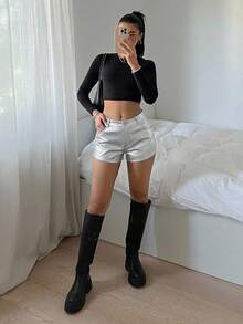 SHEIN EZwear Quần short cạp thấp bằng da PU ánh kim thời trang mùa hè dành cho người đi làm. - Bạc - Xem 4