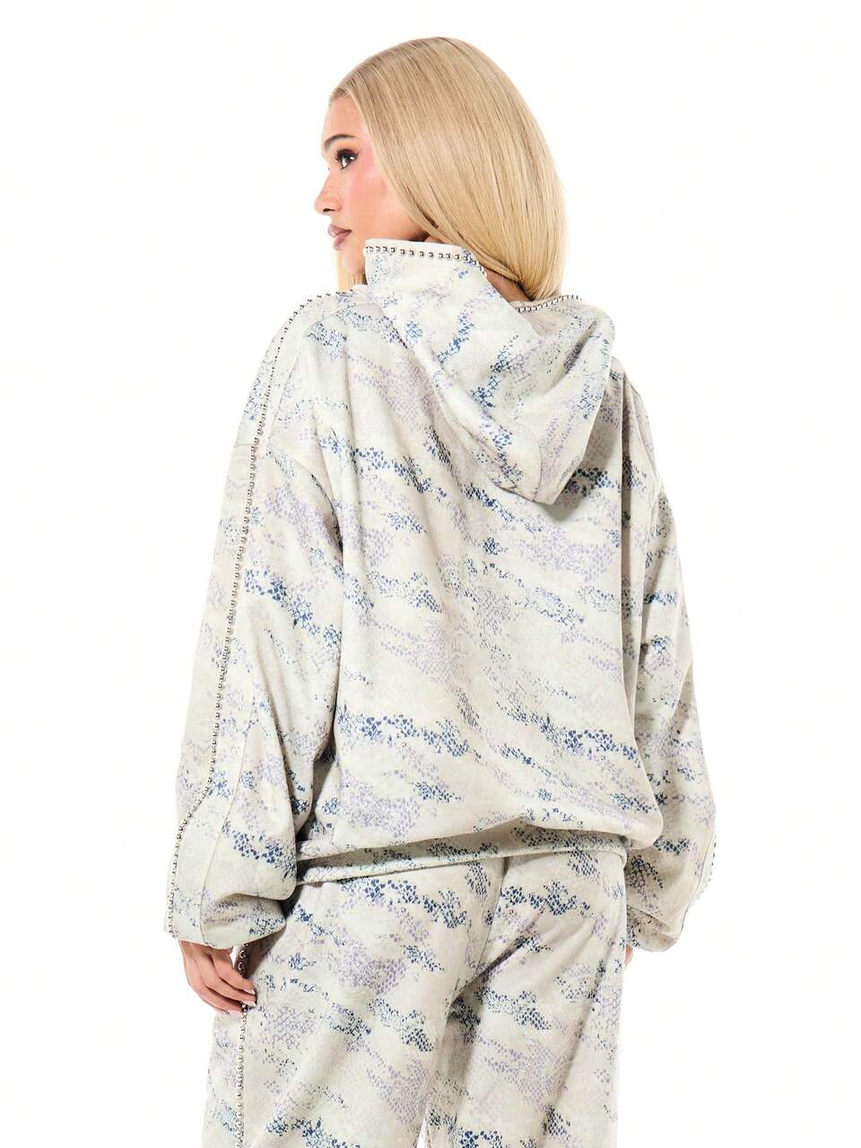 SUMWON WOMEN Felpa con cappuccio borchiata con stampa serpente e coulisse