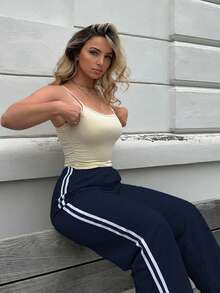 Jeta Ari Celana Jogging Kasual Biru Dongker dengan Desain Garis Samping untuk Tampilan Sehari-hari yang Nyaman, Wanita Bertubuh Mungil - Navy Blue - View 5