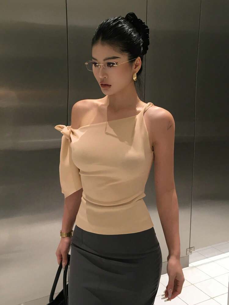 Asymmetrical Shoulder Tie Fitted Cropped Women T-Shirt