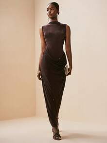 Zivah Đầm dệt kim dài thanh lịch cho kỳ nghỉ năm 2026, với điểm nhấn là phần eo xếp ly độc đáo và vạt áo bất đối xứng. - màu nâu - Xem 7